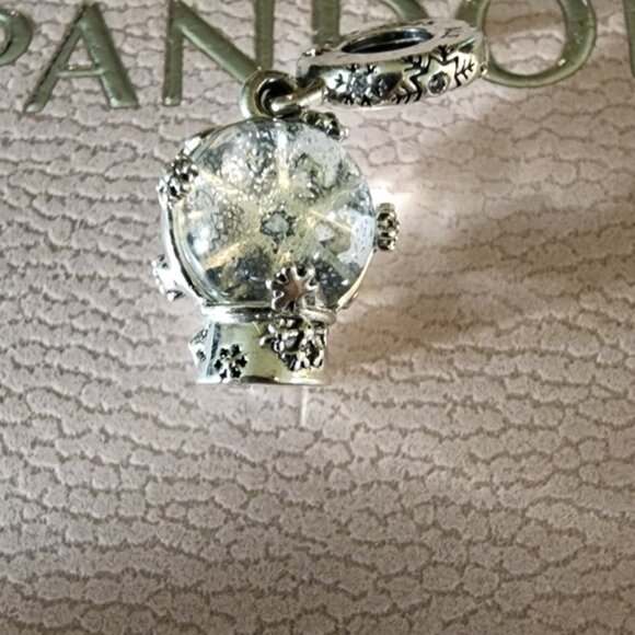 Pandora Snowflake Snow Globe Dangle Charm - Picture 9 of 9